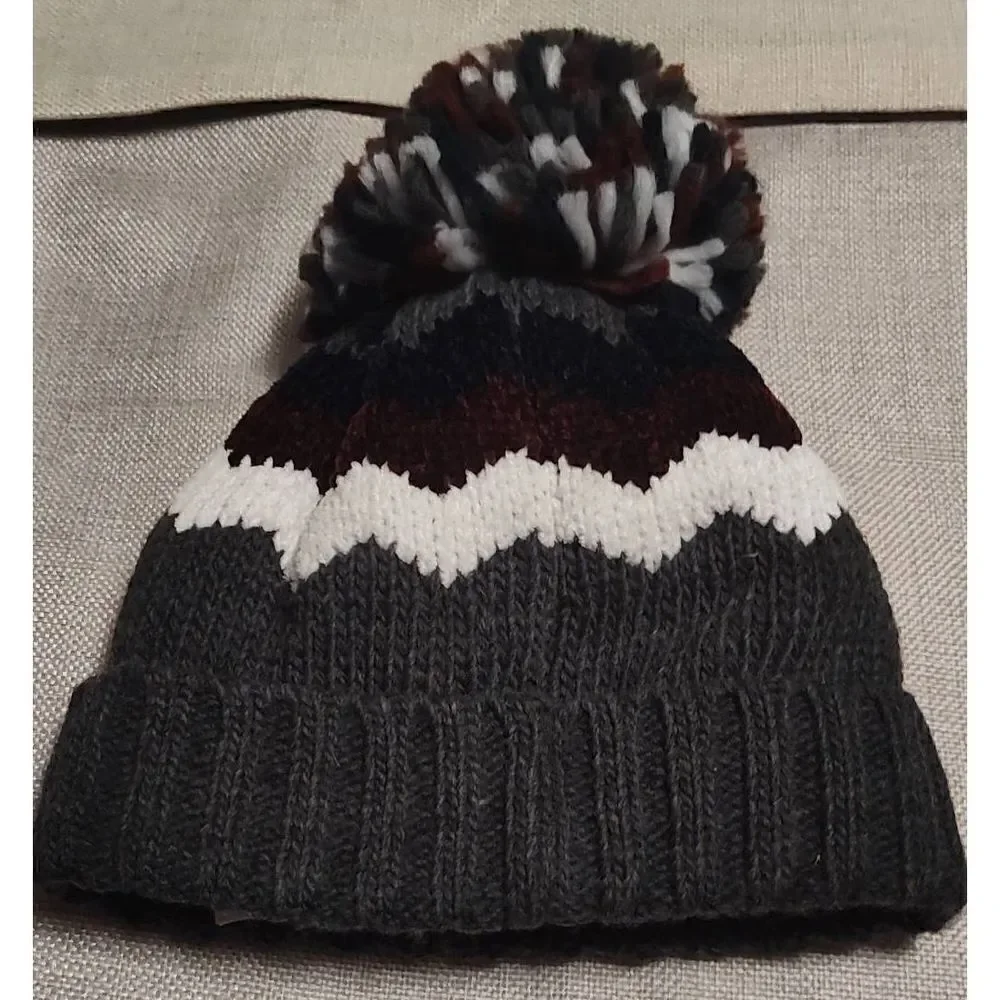 THE CHILDREN'S PLACE TOBOGGAN XS 6-12 mo. MESS MAKER pompom. New no tags.